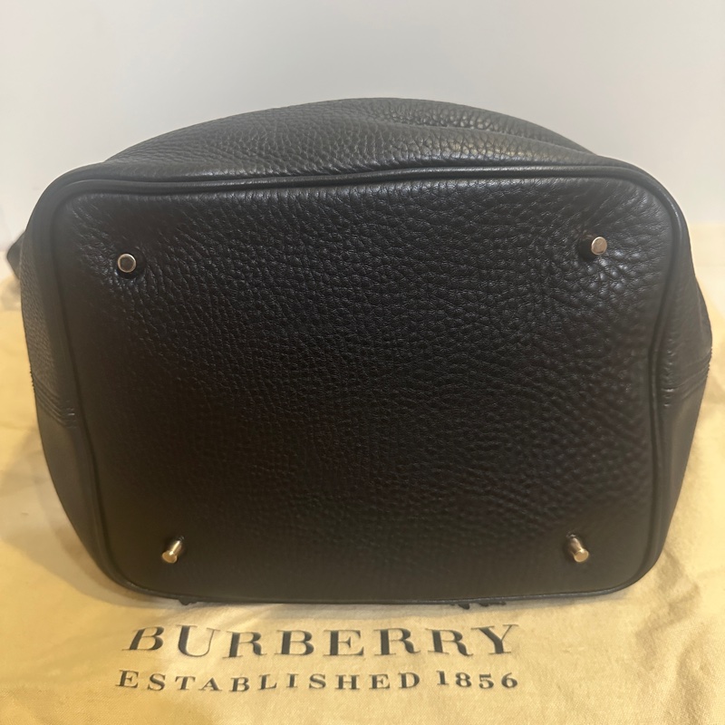 BURBERRY 牛皮水桶包|全新未使用|經典黑色|優雅質感款✨-6