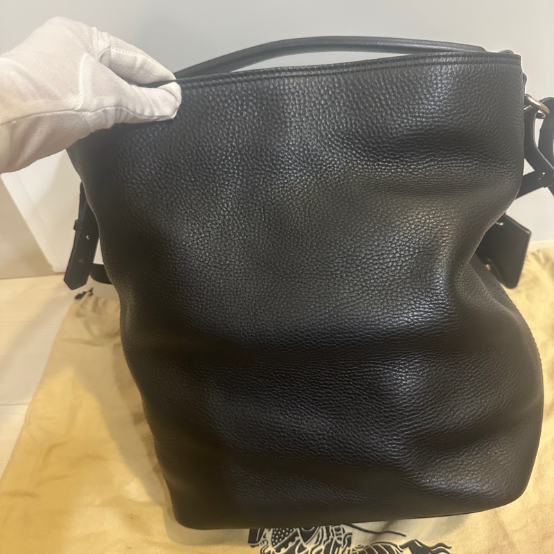 BURBERRY 牛皮水桶包|全新未使用|經典黑色|優雅質感款✨-7