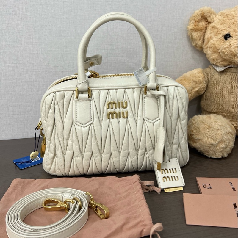 Miumiu/繆繆 Arcadie Matelassé保齡球包-0