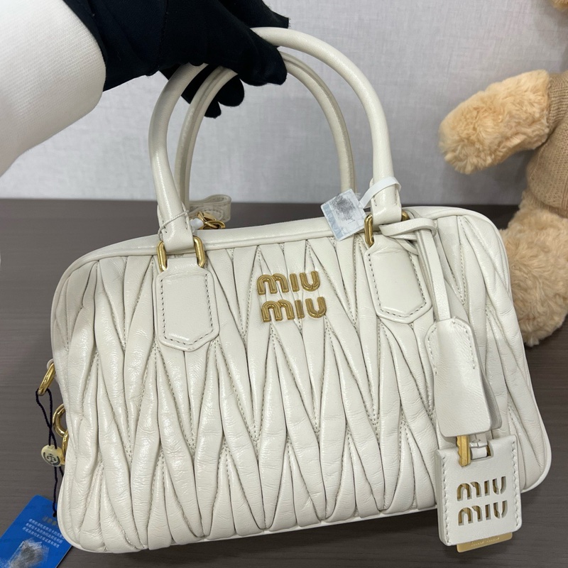 Miumiu/繆繆 Arcadie Matelassé保齡球包-1