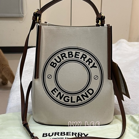BURBERRY 8026824  棕色皮革水桶包 印花logo 徽標圖案帆布 手提 肩背 正品 二手精品