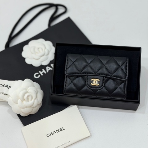 《仙闆名牌精品》chanel 香奈兒 雙C 菱格紋 羊皮 翻蓋 釦式 黑金 卡夾 卡包 零錢包 錢包 皮夾 短夾