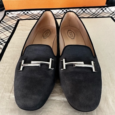 TOD’S低根鞋(灰)