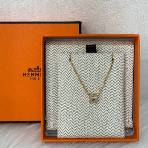 HERMES MINI POP H LOGO H147992F金色 奶茶琺瑯 橢圓 立體 迷你款 項鍊 鎖骨鍊