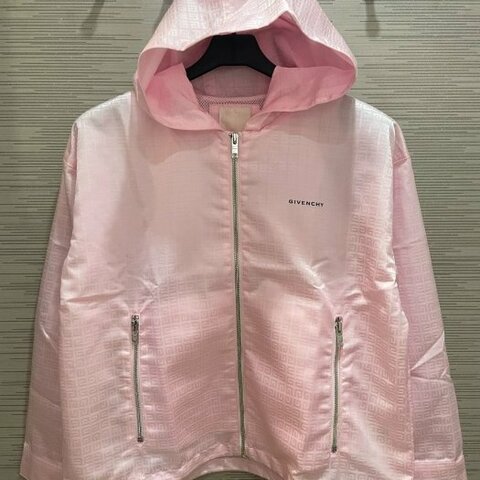 💎Han's house精品服飾💎GIVENCHY 紀梵希 滿版 LOGO 外套 風衣 現貨青年款
