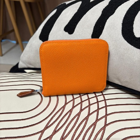 Hermes silk in compact ,stamp B
