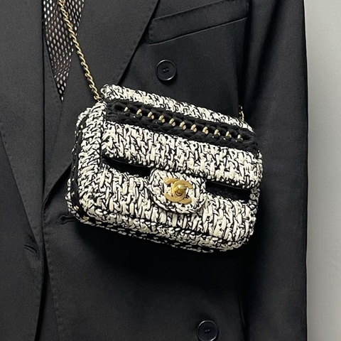 💎Chanel香奈兒｜黑白編織金扣羊皮方胖子｜98新｜29開保卡