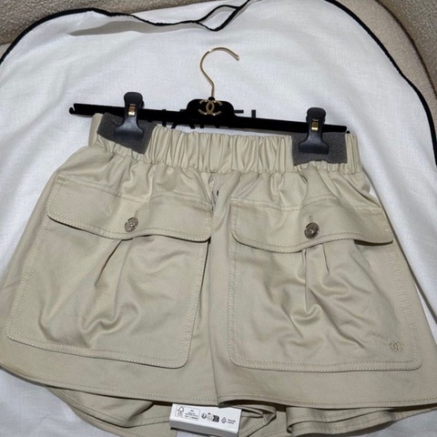 全新 Chanel 26P 短褲裙 38碼