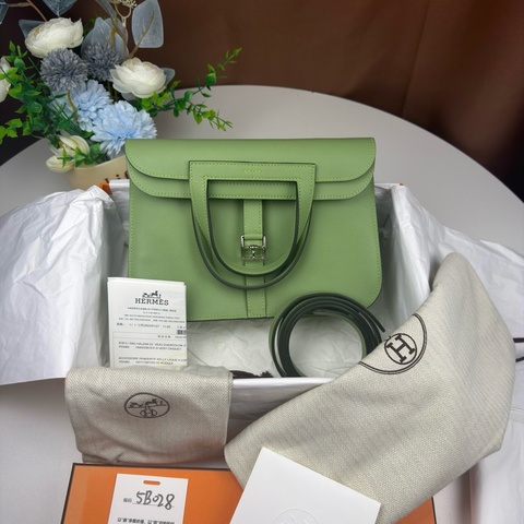 ✨ 全新 愛馬仕/Hermes 哈喇子25 手提包單肩包 牛油果綠 Z刻 銀扣 附件：購票，塵袋，說明書，毛氈布