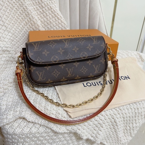 98新＊LOUIS VUITTON＊Wallet on Chain Ivy＊專櫃價63000