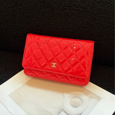 Chanel香奈兒漆皮發財woc玫紅色銀扣 中號19開經典凌格紋