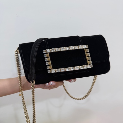 《仙闆名牌精品》Roger Vivier Tres Vivier RV 黑色 銀釦 天鵝絨 鏈條包 斜背包 肩背包