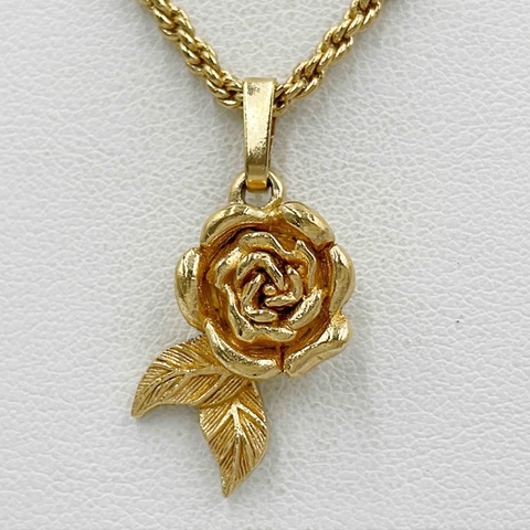 Christian Dior（克里斯汀·迪奧）的復古金色玫瑰花帶葉吊墜頸鏈
