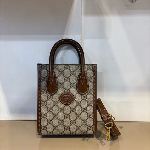 Gucci 咖色Interlocking 琴譜包