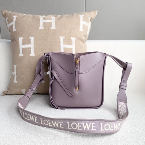 98新 Loewe羅意威Hammock吊床包手提包斜背包 紫色 金扣 尺寸：20*21*14cm