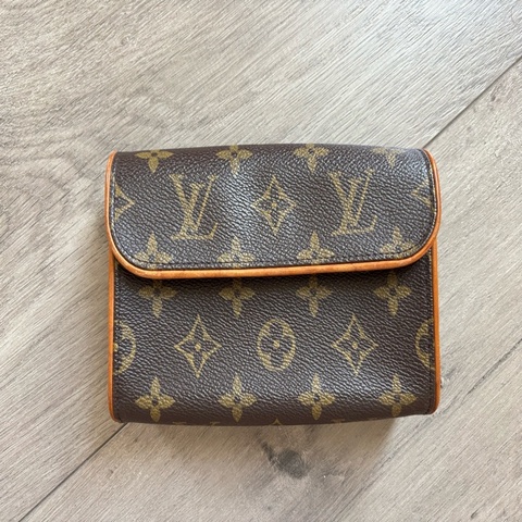 Louis Vuitton 櫃姐腰包 胸包 小廢包 XS （可議價）