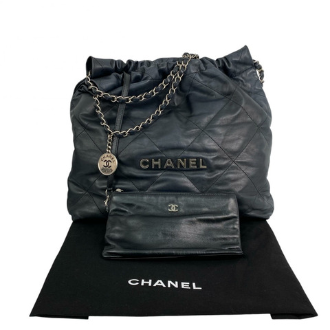 △ CHANEL 香奈兒 Black Calfskin 22 Bag Ruthenium-Finish Metal Chain Shoulder Bag 黑色小牛皮鍍釕金屬鎖練肩背包-267011226