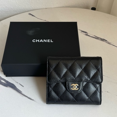 Chanel 黑荔枝金雙C三折釦式短夾✨經典必買🎀