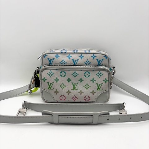 love Vuitton 路易威登 nil漸變灰彩虹炫彩郵差包 芯片款