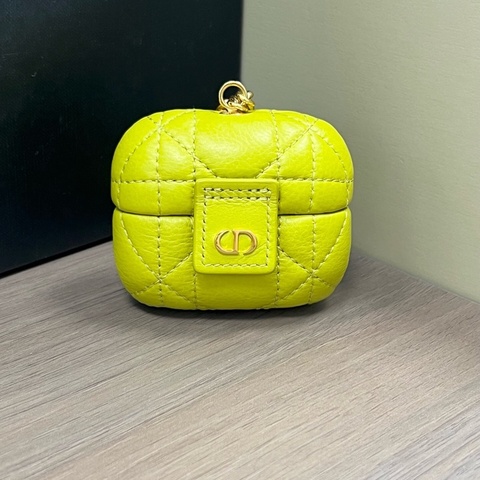99新 Dior/迪奧 螢光綠菱格紋羊皮Airpods Pro耳機包 金色鏈條搭配 小巧精緻 尺寸7.5×6.5×3.5