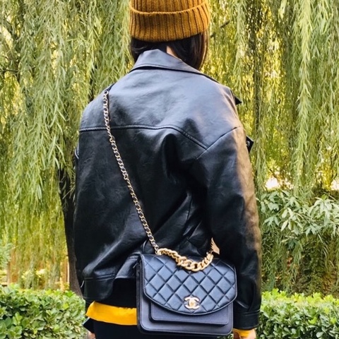 CHANEL/香奈兒 黑金菱格郵差包