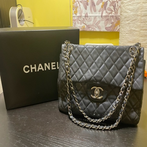 Chanel Vintage Classic Single Flap Jumbo Maxi Soft Caviar Leather Silver-tone Hardware