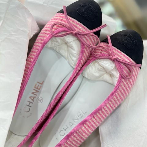 未使用 CHANEL香奈兒 粗花呢 芭蕾舞鞋 女款平底單鞋  尺碼35.5碼。