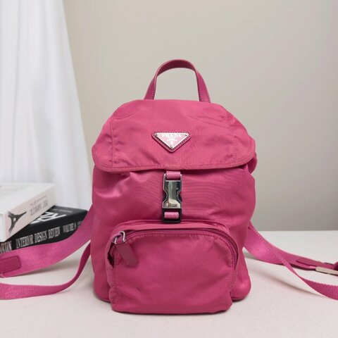 PRADA 粉色銀扣尼龍mini後背包20*21*12 98新配件塵袋