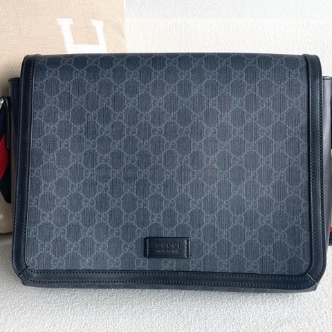 Gucci GG Superme古馳翻蓋郵差包