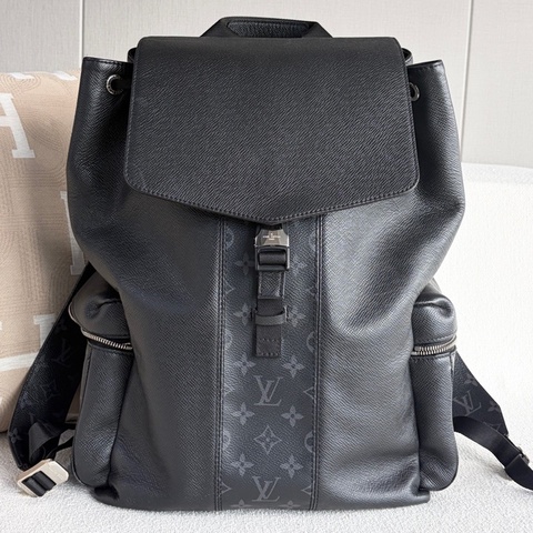 LV Outdoor黑色老花雙肩包 20年編碼帶芯片