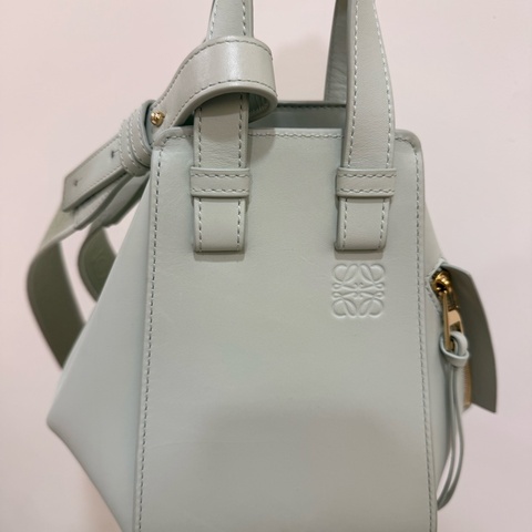 LOEWE嫩綠色 小牛皮吊床包Compact Hammock 春季限定款