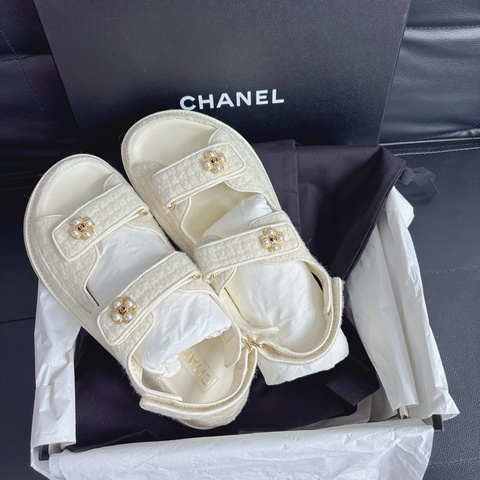 Chanel香奈兒毛呢粗花呢珍珠花瓣米白色魔術貼涼鞋38碼