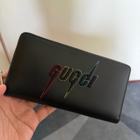 Gucci 彩色刺繡 LOGO 拉鍊長夾