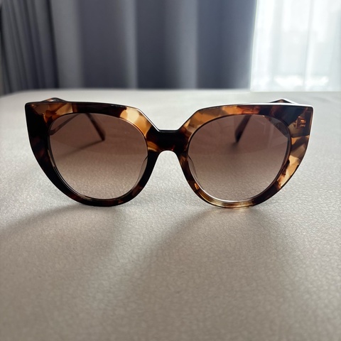 Prada SPR14W-F 貓眼膠框太陽眼鏡墨鏡