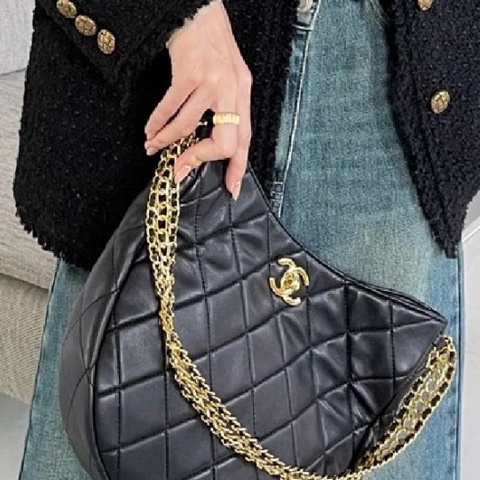 💎Chanel香奈兒｜22P黑金瀑布肩帶hobo嬉皮包｜98新芯片款