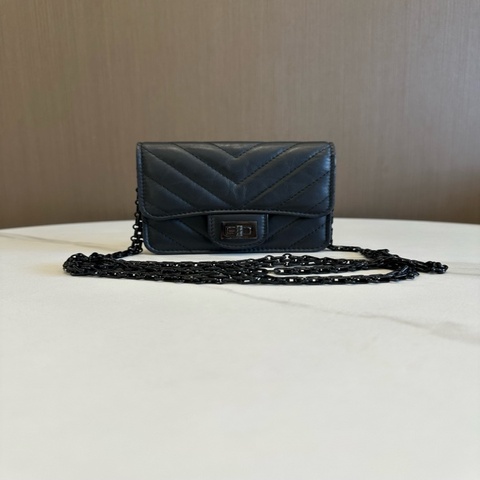 Chanel 香奈兒 255 so black 小廢包 黑色牛皮V紋 鏈條卡包。