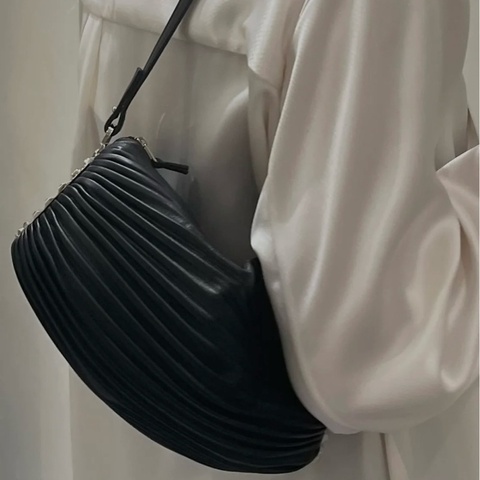 ✨Loewe羅意威｜Bracelet Pouch黑銀皺摺燈籠腋下包/筆筒包｜閒置新