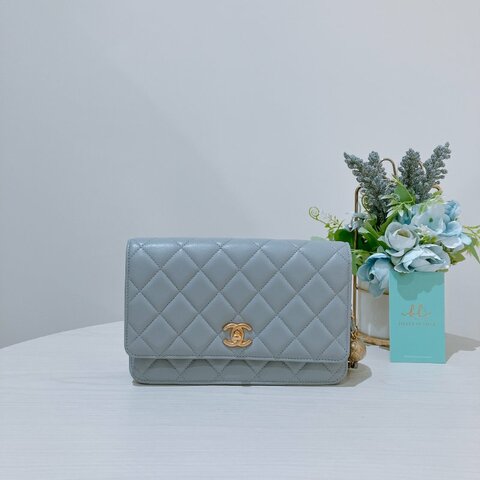 TK2077	香奈兒 灰色 金扣 斜背包 Chanel Lamskin CC Pearl Crush Wallet On Chain Grey X GHW