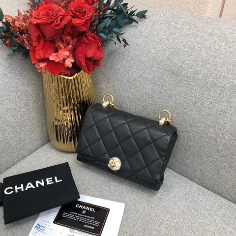 Chanel香奈兒風琴包珍珠扣黑色n皮復古金扣鏈條包,鐳射28開