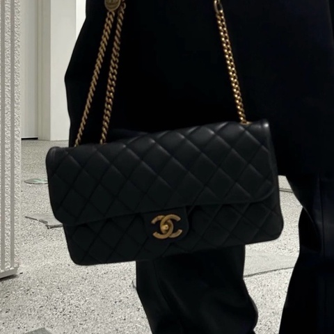 💎Chanel香奈兒｜黑金牛皮金幣CF Jumbo鏈條包｜稀有尺寸橫版小機場