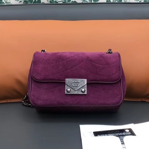 Chanel香奈兒cf口蓋包絲絨拼n皮紫色銀扣鏈條包,氣質款,鐳射21開