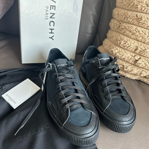 紀梵希 Givenchy 黑色帆布低筒休閒鞋 球鞋