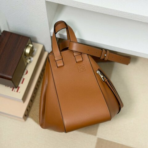 🏷Loewe 羅意威．Small Hammock 吊床包/客人寄賣
