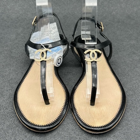 CHANEL 香奈兒 黑白拼色金屬logo夾趾一字式扣帶平底涼鞋 37.5碼 已貼底