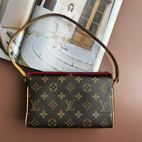 停產 ::LOUIS VUITTON:: LV M51900 Recital 腋下包 肩背包 手提包 表参道盒子包