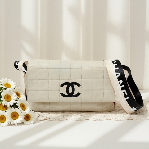 莉亞精品♡Chanel 運動系列斜背包 米白色#二手美包