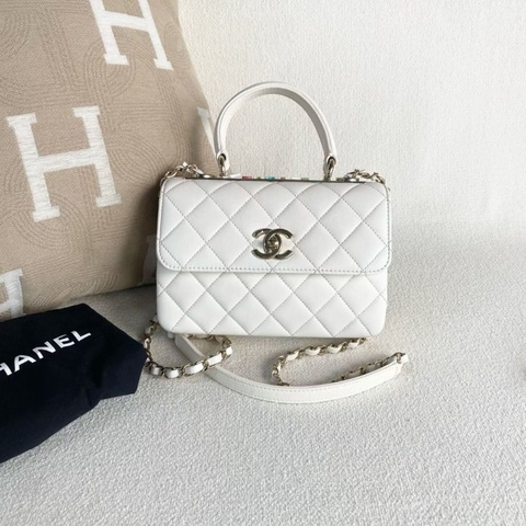 Chanel 白金糖果色TrendyCC mini 芯片款 白色金扣 羊皮 20*13*5  9新 配件塵袋