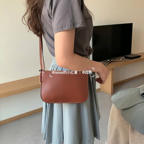LOEWE Gate肩背斜背信封包 21.5*14*2 98新配件塵袋