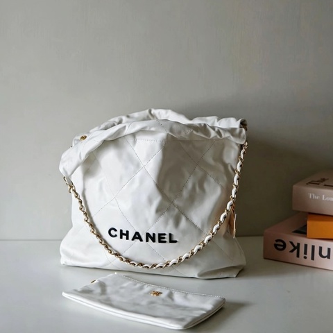 CHANEL香奈兒22Bag白色金釦黑字母垃圾袋小號芯片款