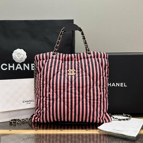 CHANEL/香奈兒黑粉條紋金扣coco beach秀款手提tote包